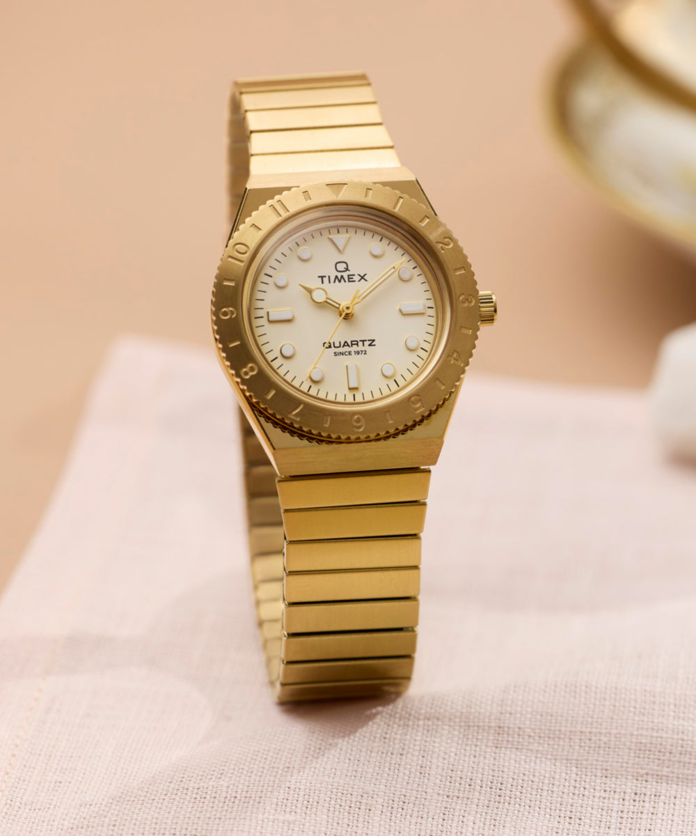 Q Timex Mini 30mm Stainless Steel Expansion Band Watch